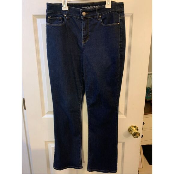 CHICOS JEANS PLATINUM BARELY BOOT 5 POCKET STYLE DARK WASH SZ 4/6 (CHICOS SZ 0) - Picture 3 of 9